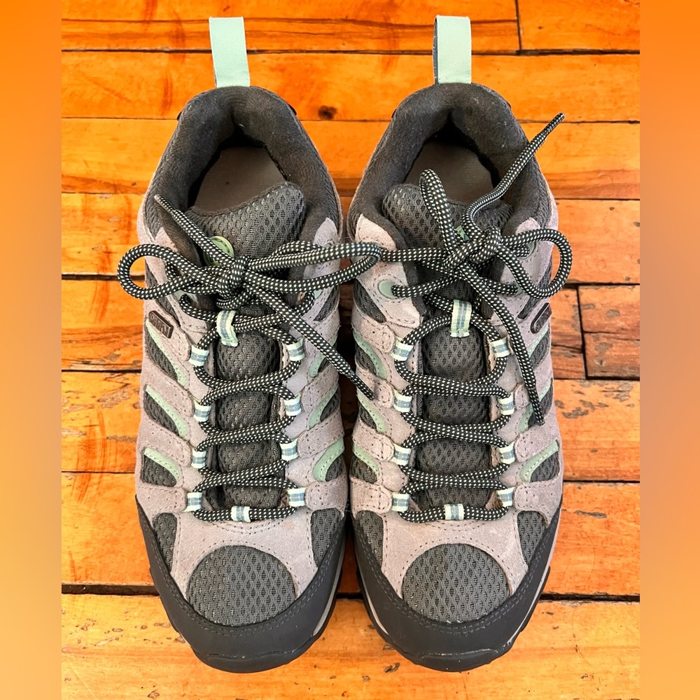 LIKE NEW Women’s Merrell Moab 2 Waterproof Hiking Shoes Sz 9!